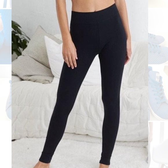 NEVER WORN BLACK AERIE LEGGINGS - Picture 1 of 2